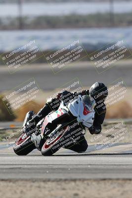 media/Nov-16-2025-Race Pace (Sun) [[8c5fa54630]]/Non Verified Riders (1st 20 Minutes)/1-Turn 14 (10am)/